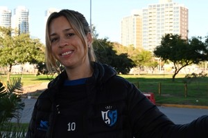 Natalia Lomello, una entrenadora a la medida de las niñas de Santa Fe y la región.