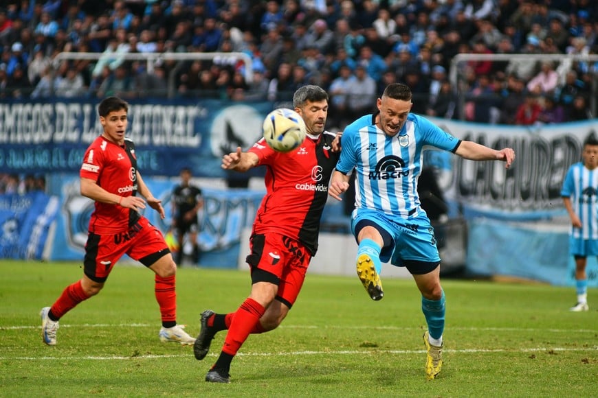 gimnasia jujuy vs colon. Crédito: Juan Fernández.