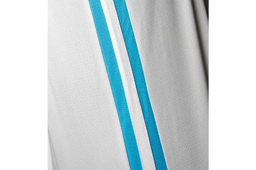 Uno de los detalles de la camiseta. Crédito: CAB