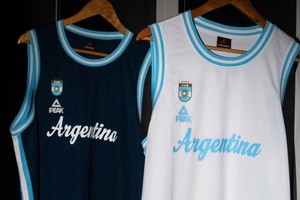 Las dos nuevas camisetas de Argentina. Crédito: CAB