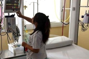 Está dirigido a aspirantes de medicina que obtuvieron 86 puntos o más pero no lograron la congruencia académica.