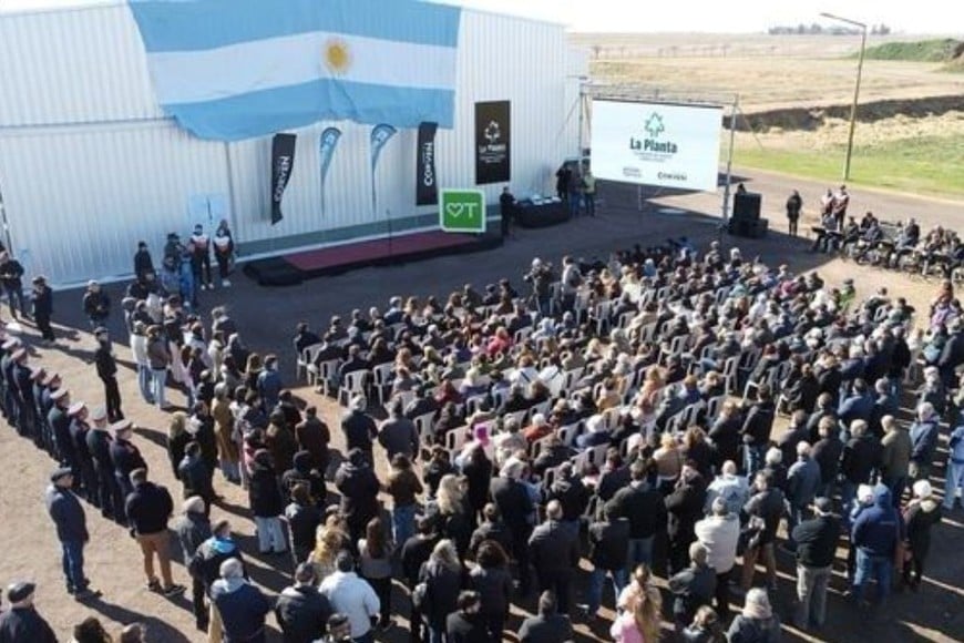Emotiva y populosa ceremonia inaugural en el predio de avenida Circunvalación.
