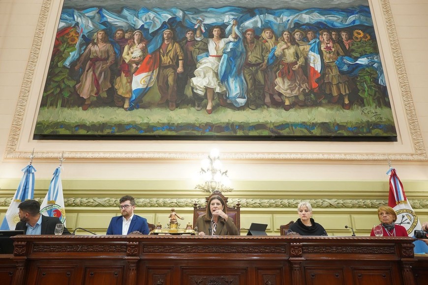 Clara García, preside el cuerpo.