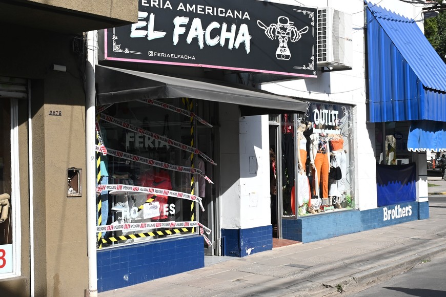 Los daños en el local ubicado en Salta 2800, a metros de la Municipalidad. Crédito: Flavio Raina