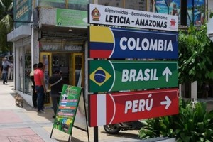 La triple frontera entre Colombia, Brasil y Perú converge en el río Amazonas.
