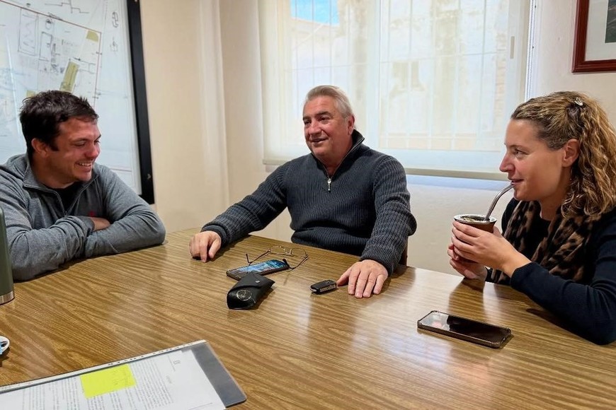 El acuerdo permitirá la construcción de dársenas de descanso para camiones sobre la Ruta Provincial 36-S, en su empalme con la calle Santa Fe.