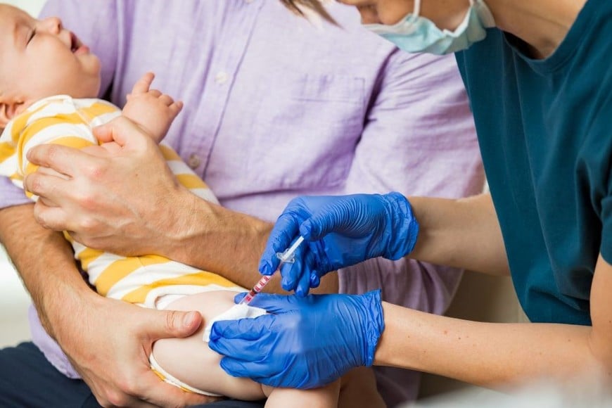 Se busca garantizar el cumplimiento del calendario obligatorio de vacunación infantil.