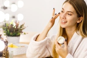 Rutina diaria de cuidado de la piel.