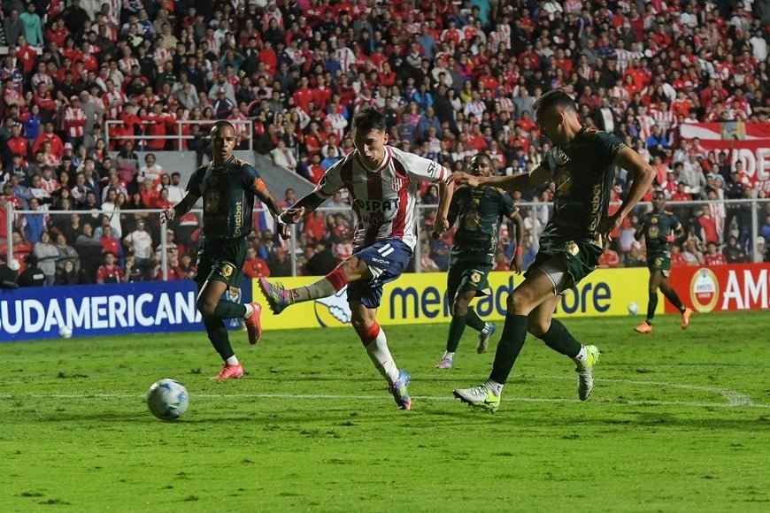 Mateo Del Blanco, uno de los jugadores de mejor rendimiento individual, que este domingo se adelantará a su puesto habitual de volante.