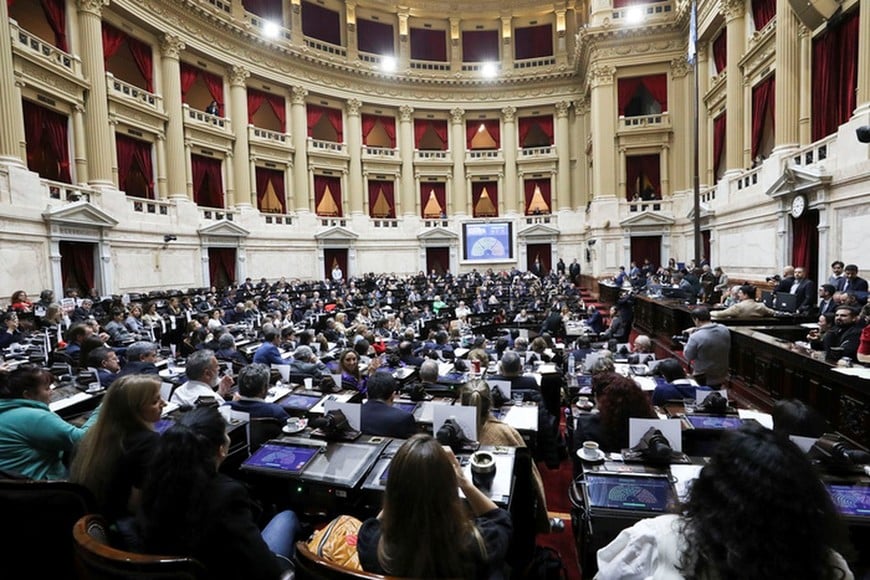 Tras la sesión del pasado miércoles, el jefe de Gabinete cuestionó a los legisladores que rechazaron los decretos delegados emitidos por el Gobierno nacional en la Cámara de Diputados, y acusó al peronismo de querer "romper las políticas" del Poder Ejecutivo. Crédito: Prensa Diputados