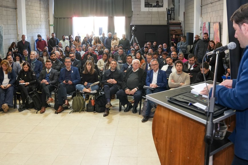 Las exposiciones en la Casa del Bicentenario de Reconquista se centraron en la necesidad de otorgar autonomía plena a los municipios, tanto en lo institucional como en lo político, económico y fiscal.