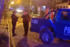 Agentes de la fuerza provincial intervienen en la zona del domicilio.