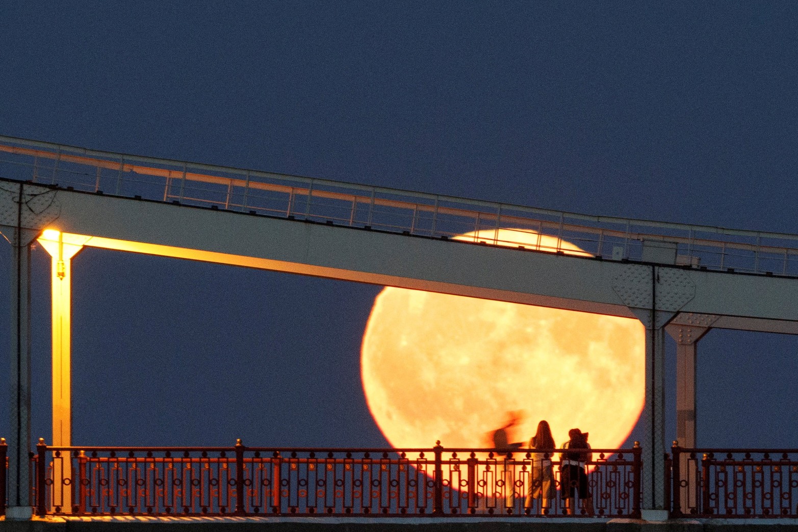 Luna del Esturión en Ucrania. 