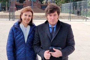 Otros tiempos. El Presidente Javier Milei y la ex Ministra de Relaciones Exteriores Diana Mondino, eyectada del gobierno a fines de octubre de 2024. En los últimos días, la cordobesa hizo declaraciones explosivas sobre su ex jefe.