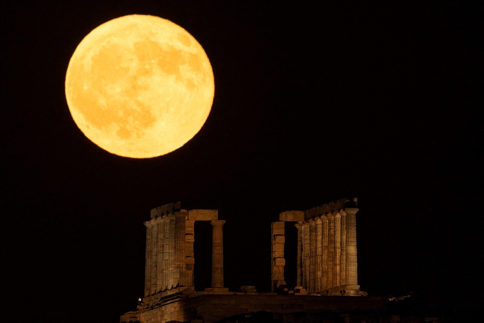 Luna del Esturión en Grecia. 