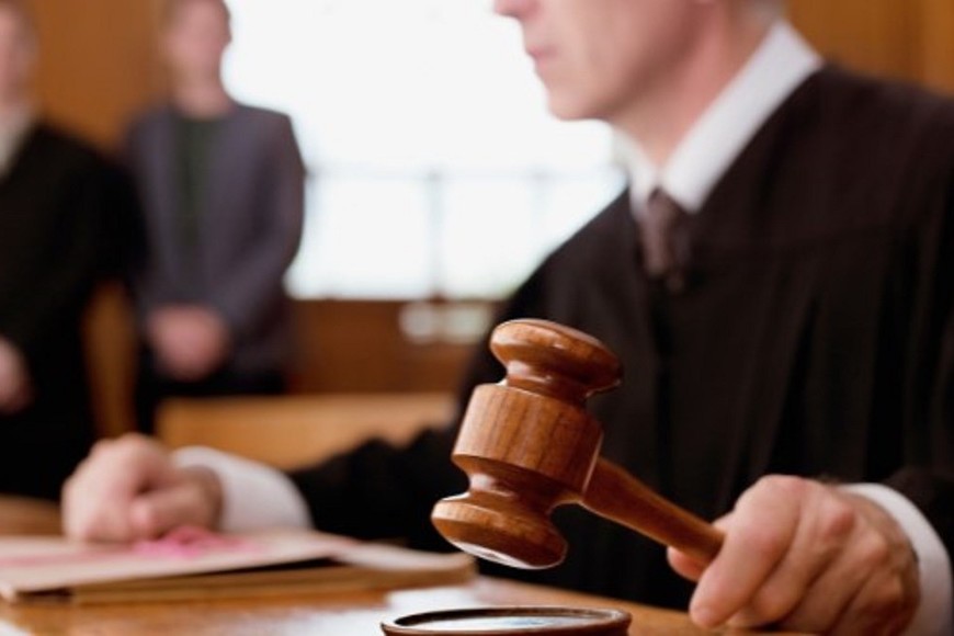 "La justicia no puede basarse en la mera credibilidad subjetiva, sino en la demostración objetiva de los hechos", expresa la filósofa española Victoria Camps, experta en la materia, en su análisis sobre la ética pública.