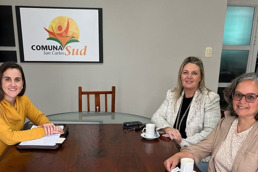 Primo y  Gullino, recibieron en la Sede Comunal a la Secretaría de Energía de Santa Fe Verónica Geese, en donde mantuvieron un encuentro para abordar diversos temas referidos a las energías renovables y la eficiencia energética