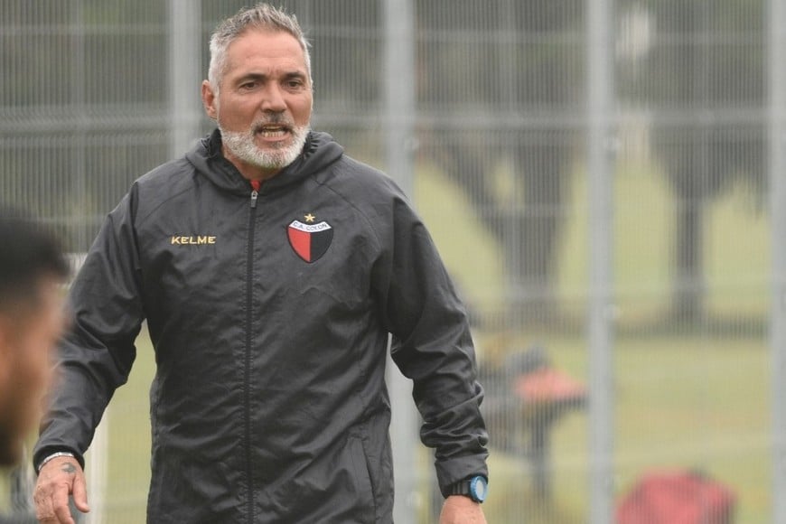 Rondina, otra vez Rondina. El "Huevo", colaborador "directo" junto a "Pipo" Gorosito del descenso de Colón, ahora lo está llevando a Ferro para el lado de la misma palabrita: "descenso". Foto: El Litoral.