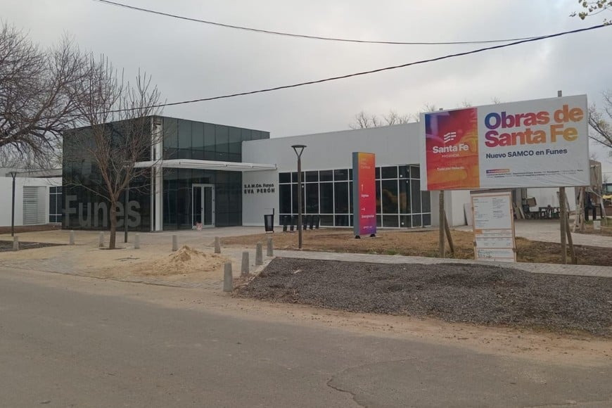 “La única tarea pendiente es la instalación de una subestación transformadora externa, necesaria para el funcionamiento eléctrico integral del edificio. Una vez finalizada, la obra estará lista para su inauguración”, confirmó.