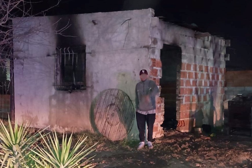Bajo los efectos del alcohol, le quemó la casa a su expareja en San Justo
