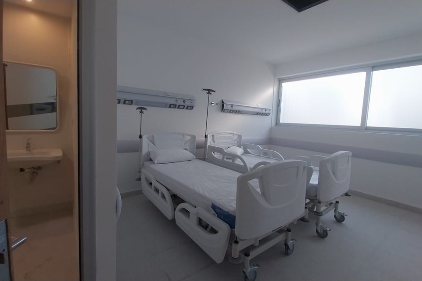 “La única tarea pendiente es la instalación de una subestación transformadora externa, necesaria para el funcionamiento eléctrico integral del edificio. Una vez finalizada, la obra estará lista para su inauguración”, confirmó.