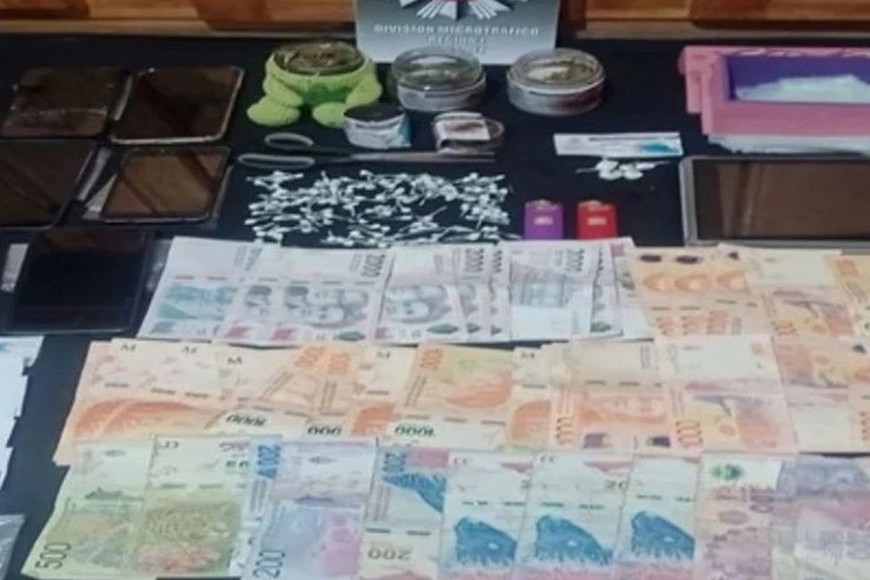 Entre otros elementos, se secuestraron numerosas dosis de cocaína listas para la venta. Foto: Archivo