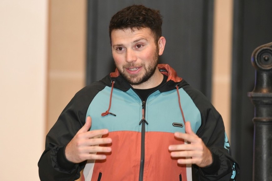 Joaquín Garibaldi y Sacha Castaño en El Litoral, anunciando un evento que será muy importante para la ciudad en el mes que viene. Foto: Manuel Fabatía