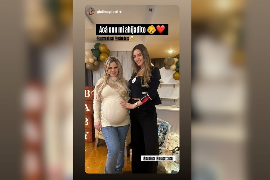 El baby shower de Maglietti contó con amigas y familiares.