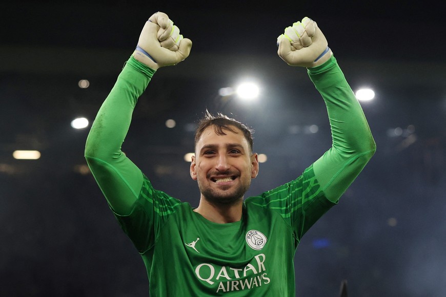 Soccer Football - Champions League - Quarter Final - Second Leg - Aston Villa v Paris St Germain - Villa Park, Birmingham, Britain - April 15, 2025
Paris St Germain's Gianluigi Donnarumma celebrates after the match REUTERS/Hannah Mckay