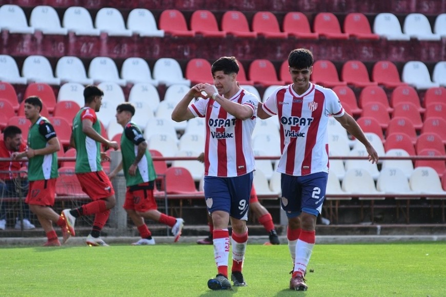 Valentín Cerrudo festejando el gol