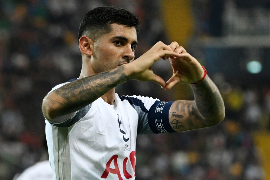 Soccer Football - UEFA Super Cup - Final - Paris St Germain v Tottenham Hotspur - Bluenergy Stadium, Udine, Italy - August 13, 2025
Tottenham Hotspur's Cristian Romero celebrates scoring their second goal REUTERS/Jennifer Lorenzini
