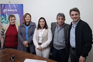 El programa “Trayectorias Educativas Interculturales” busca asegurar que los jóvenes indígenas puedan desarrollar su formación académica sin que la falta de recursos o infraestructura se convierta en un impedimento