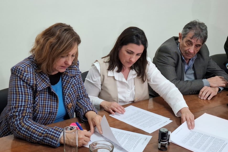 El programa “Trayectorias Educativas Interculturales” busca asegurar que los jóvenes indígenas puedan desarrollar su formación académica sin que la falta de recursos o infraestructura se convierta en un impedimento