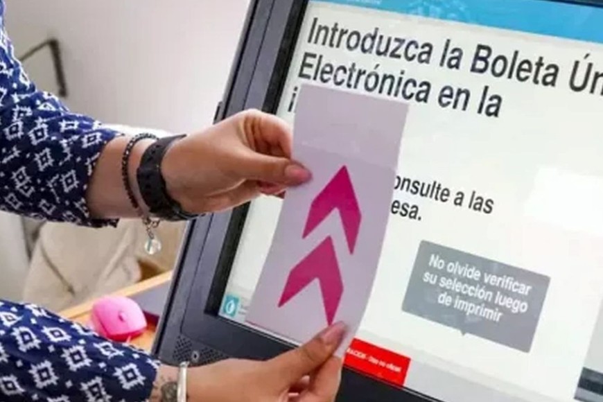 En Salta el 11 de mayo se utilizó el sistema de Boleta Única Electrónica como se viene haciendo en la provincia desde el año 2012. Votó el 62 % del padrón.