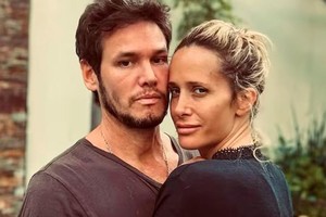 Ortega  defendió a su actual pareja de los polémicos dichos del escritor.