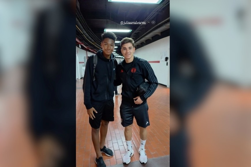 Spiff junto a Julián Álvarez