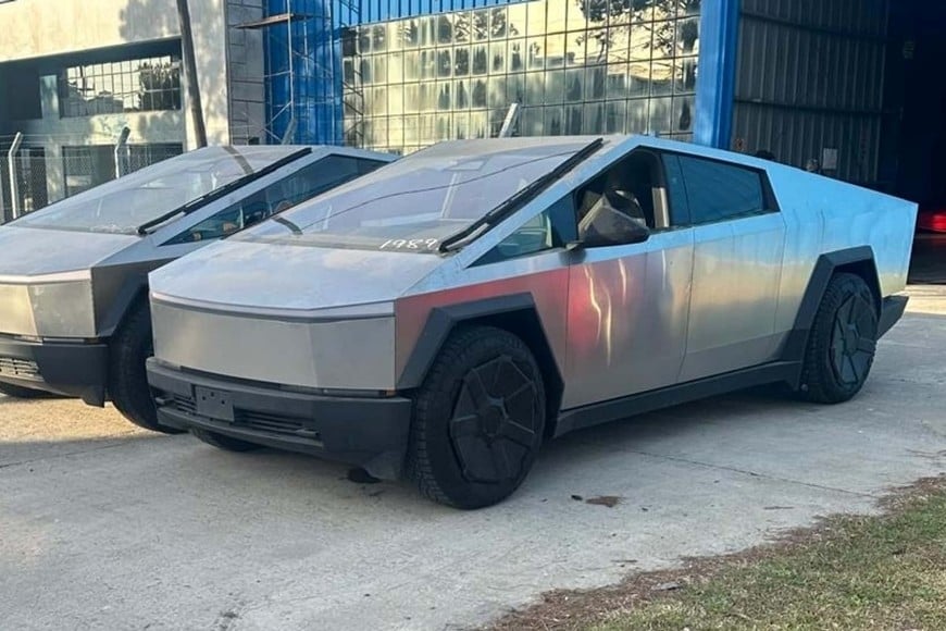Las dos primeras Tesla Cybertruck ya están en Argentina.