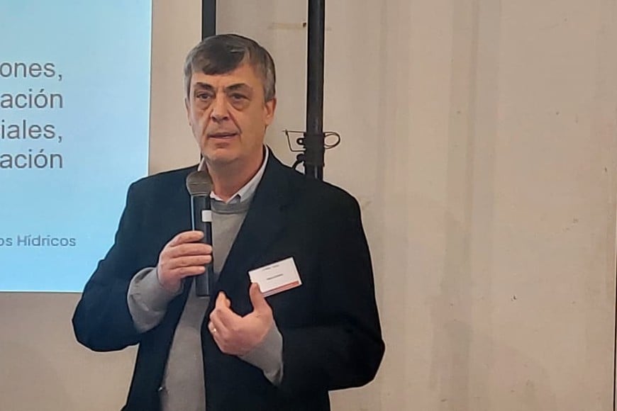 La jornada culminó con un taller en grupos que posibilitó arribar a interesantes conclusiones que permitirán afrontar los fenómenos de una manera más rápida y efectiva.