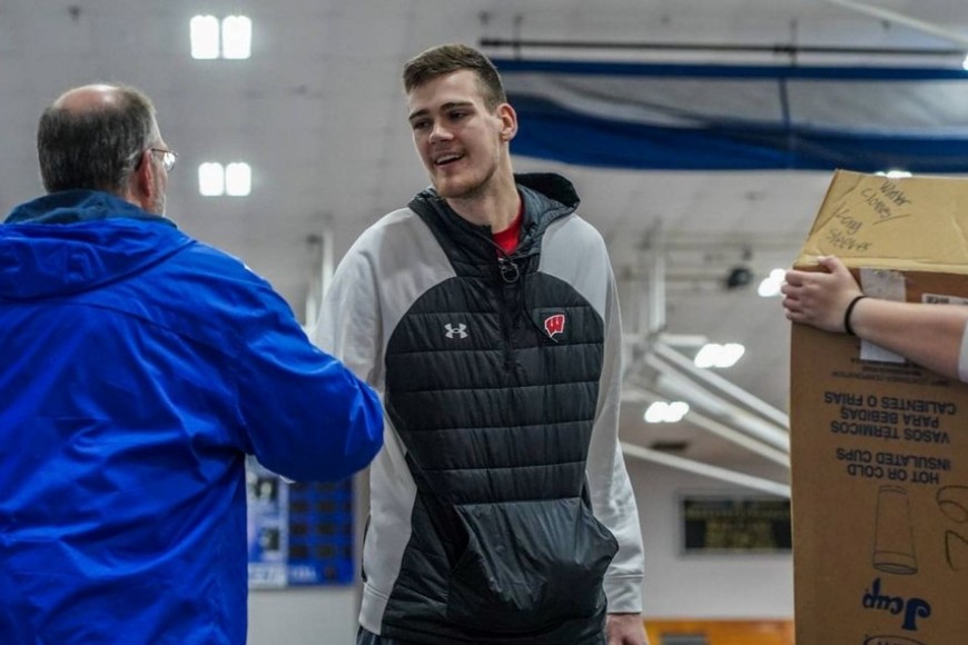 Vogt y parte de su intervención en su ciudad natal. Crédito: Spectrum News