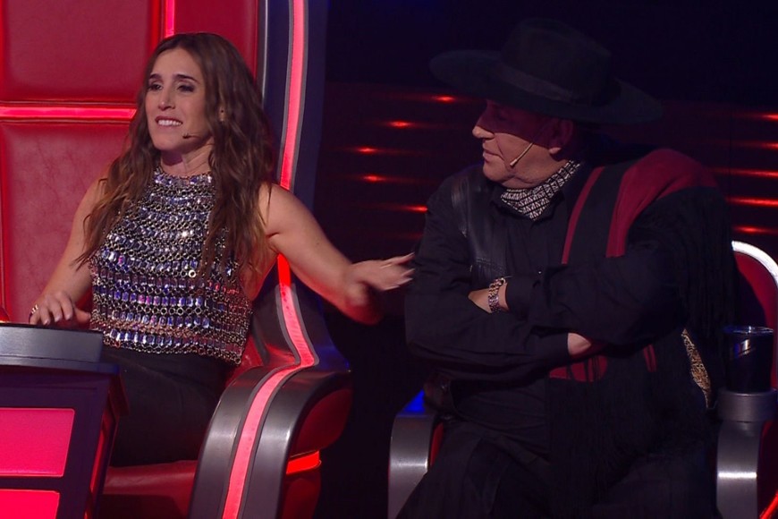 Divertido momento entre los artistas.