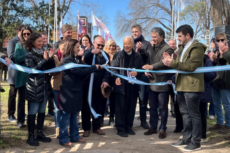 Leticia Di Gregorio en el corte de cintas de la ExpoVenado 2025