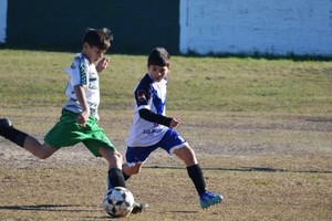 Juego y diversión en cada cancha liguista. Gentileza: LSF
