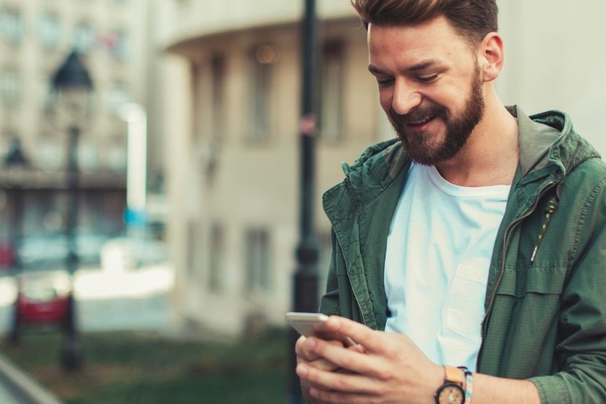 Las personas solteras suelen estar más conectadas con amigos, familiares, vecinos y colegas.