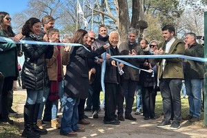 Corte cinta en la Sociedad Rural, con autoridades políticas, agropecuarias y religiosas. Foto: MVT