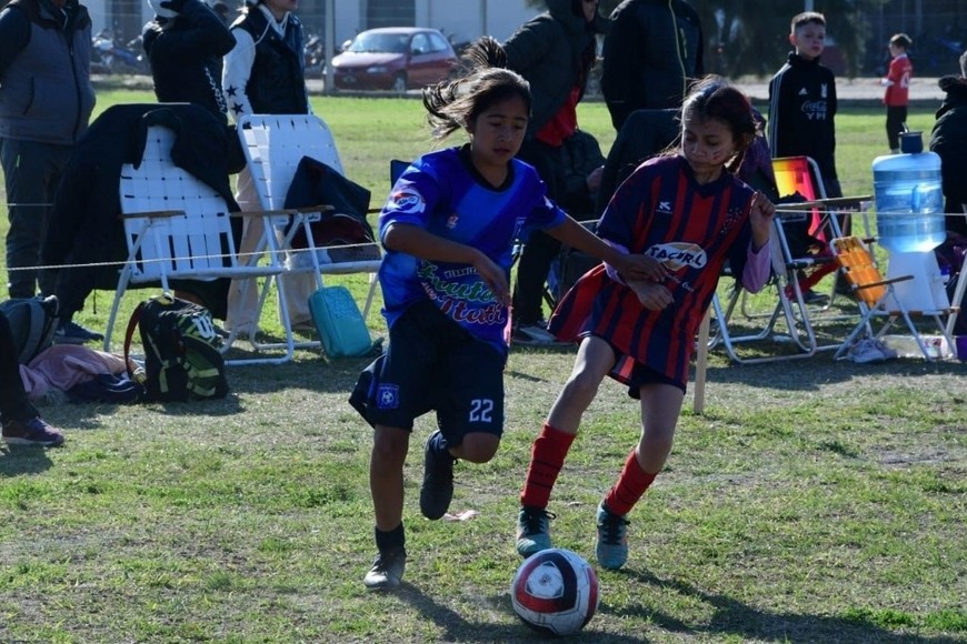 Las nenas lo disfrutaron en una tarde a pleno sol. Foto: Luis Cetraro