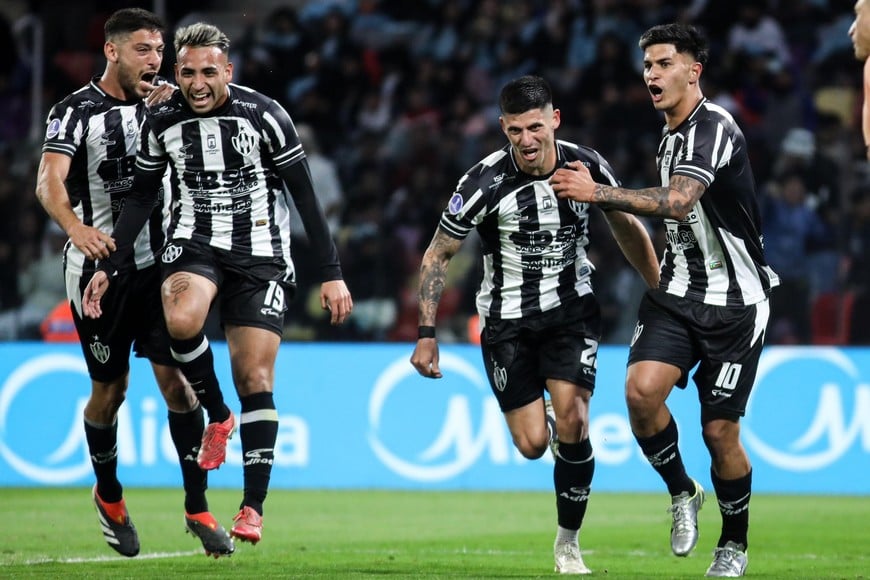 Central Córdoba vs Lanús. Foto: @cacc_sde