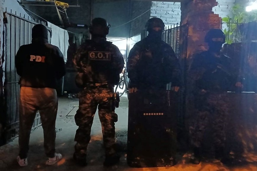 La PDI contó con la colaboración del Grupo de Operaciones Tácticas para las irrupciones. Foto: El Litoral