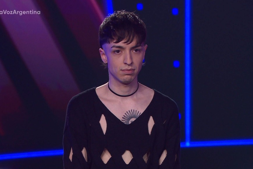 El participante escuchando la devolución.