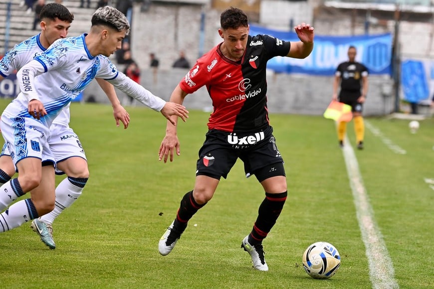 Facundo Castet ante San Telmo. Foto: Juan Foglia