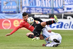 Siesta de fútbol en la Isla Maciel. Crédito: Juan Manuel Foglia
